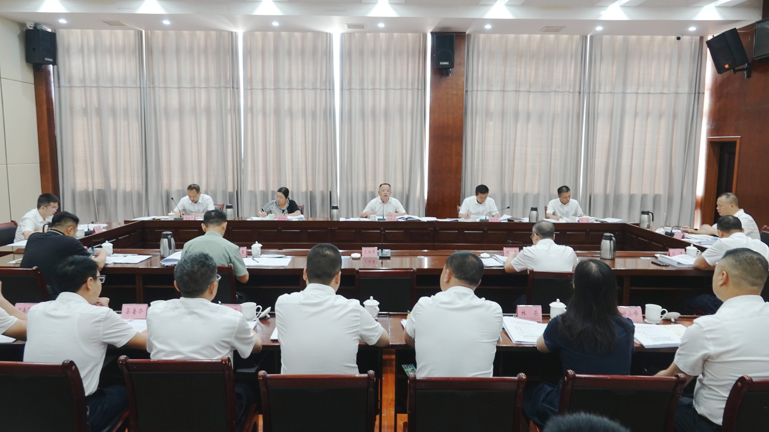 古蔺县委常委会会议召开 任晓波主持会议并讲话缩略图