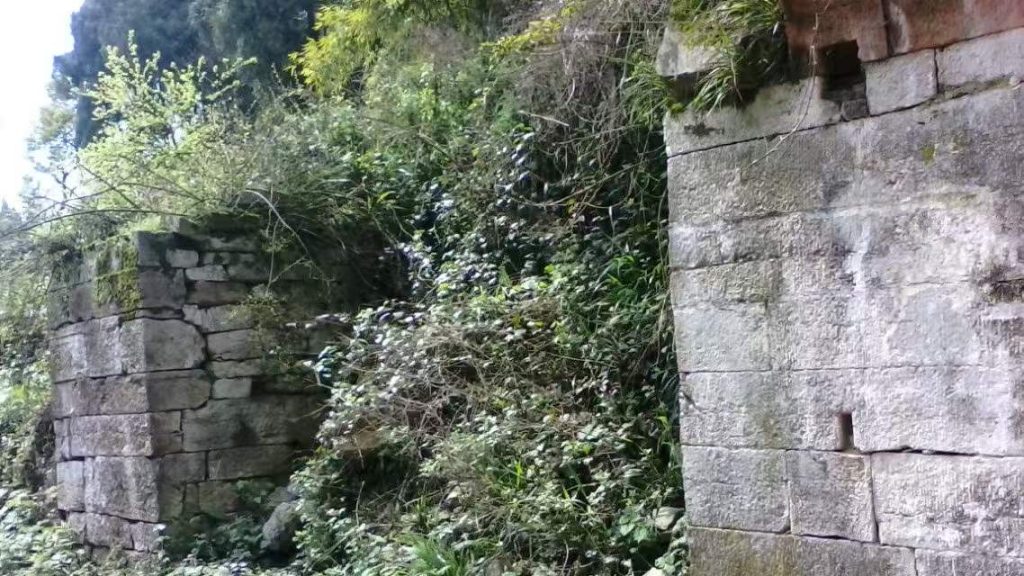 扁山土地关：马蹄古战场的血色传说